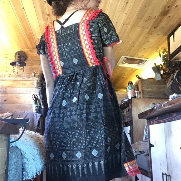 Vintage THAI NATIVE Embroidered Dress - Picture 3 of 5